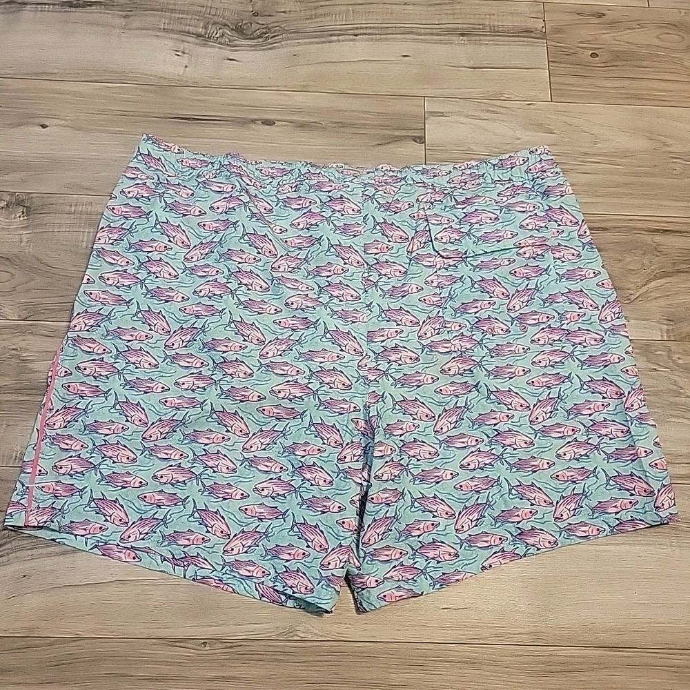 Vineyard Vines Swim Trunks Mens XL Blue Pink Crappy Fish AOP Beach Poolside - Picture 4 of 10
